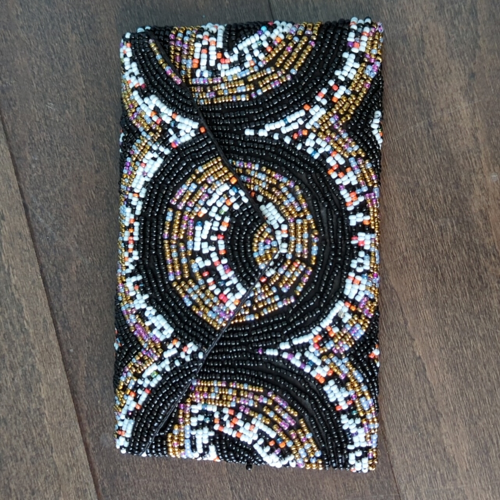 Beaded clutch